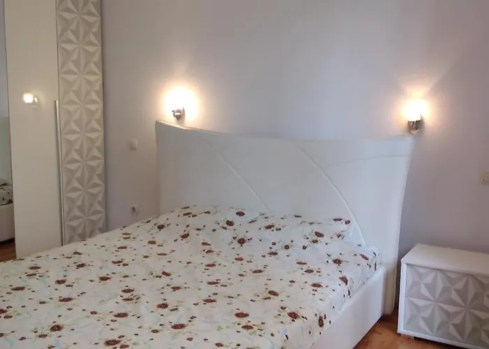 Lovely Condo Next To Salt Room, Bus Station